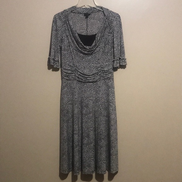 East 5th Casual Scoop Neck Dress Size 6 - Picture 1 of 6